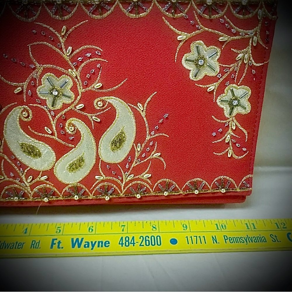 Studio B Woman’s Red Embroidered & Beaded Fancy Church Derby Hat & Clutch Bag - Picture 7 of 11